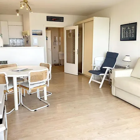 Den Oever Iv 602 With A Sea View *